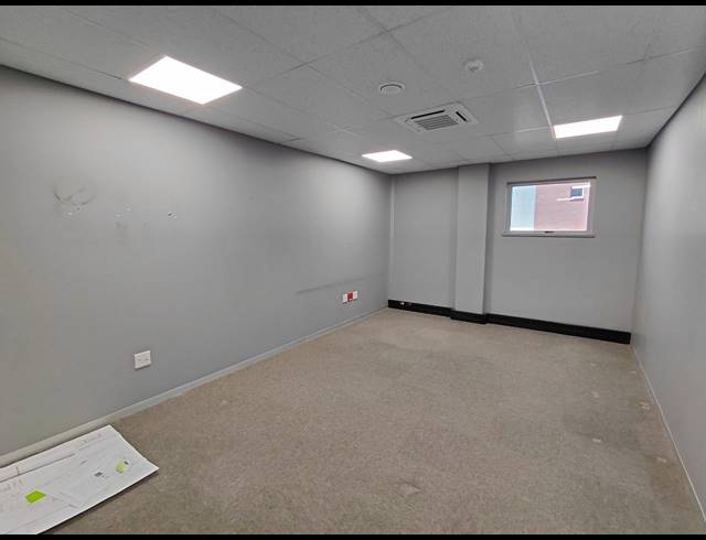 2,002M² OFFICE TO LET IN WATERFALL